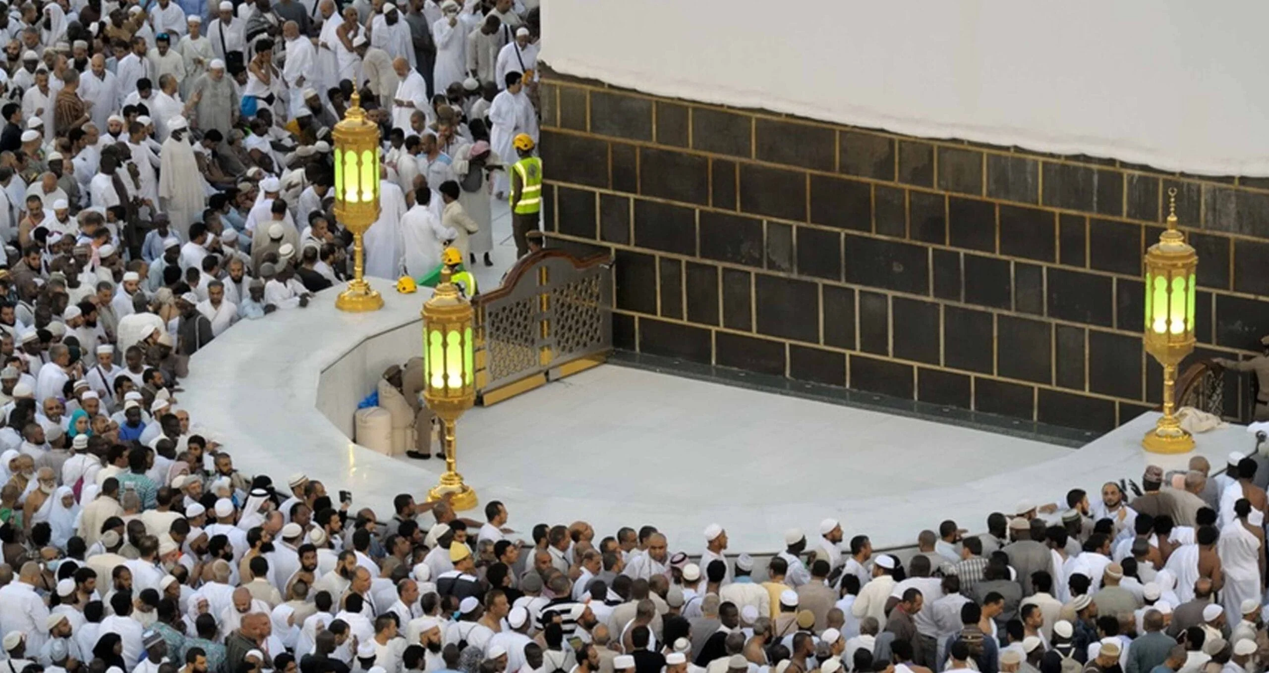Umrah Packing List from Pakistan: What to Carry and What to Avoid
