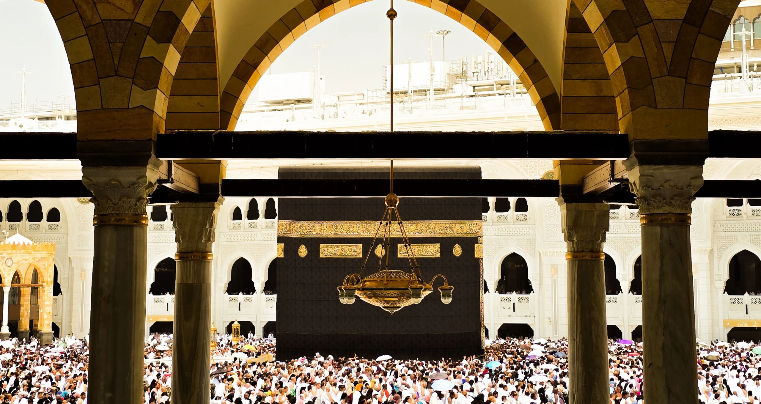 What Is Included in an All-Inclusive Umrah Package from Pakistan?